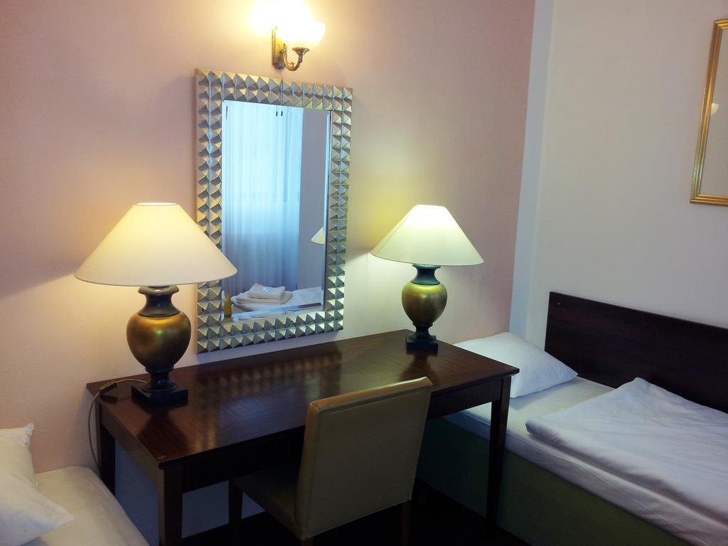 Hotel & Hostel Florian Praha Rom bilde
