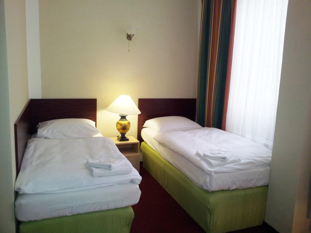 Hotel & Hostel Florian Praha Rom bilde